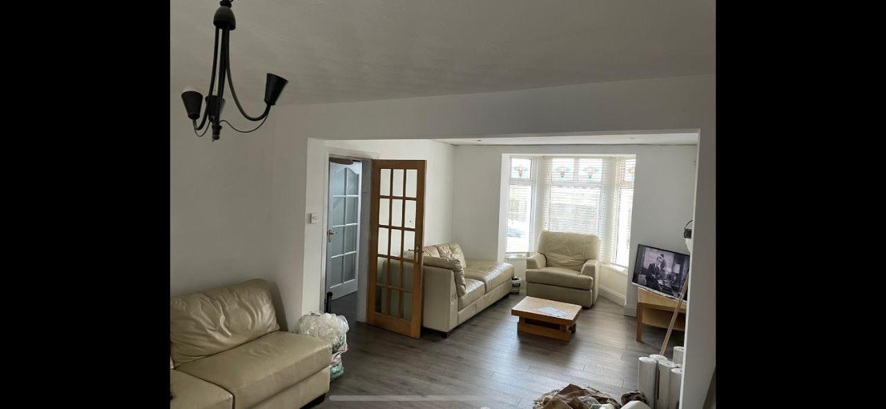 Вилла Enfield Street House Behind Portstewart Promenade With Partial Sea View From Front 3 Bed Sleeps 7 Экстерьер фото